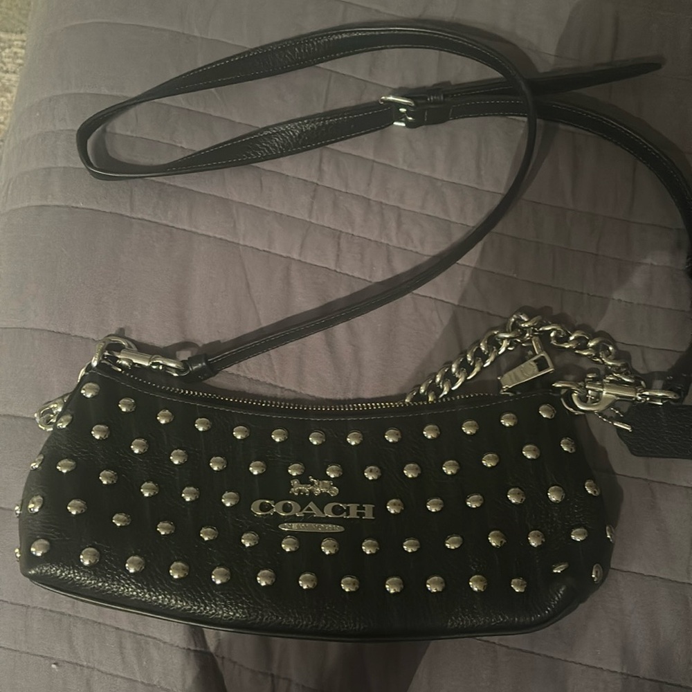 NWT Coach Outlet Charlotte Shoulder Bag With Rivets
